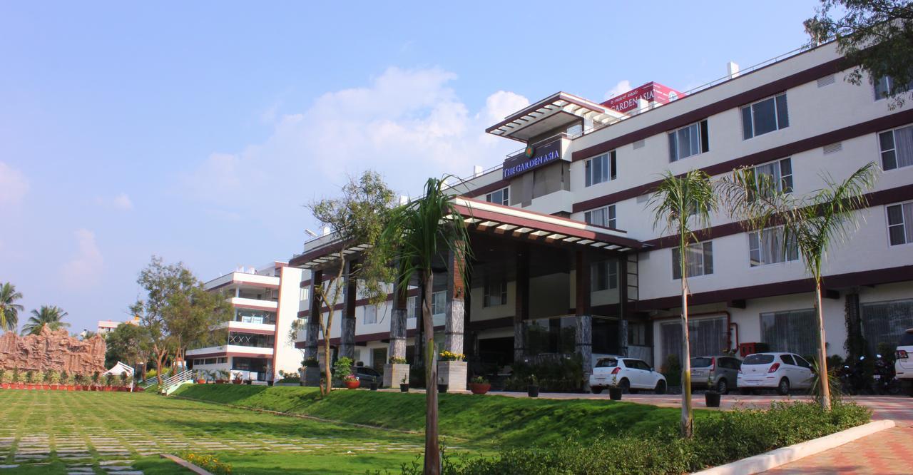 The Garden Asia Resort Bangalore Exterior photo